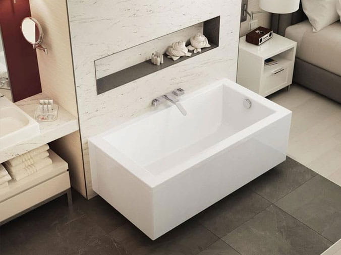 Rectangular bathtub